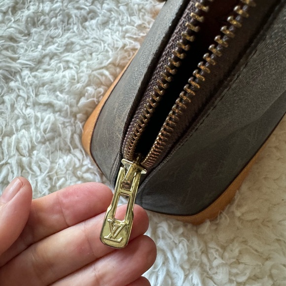 Louis Vuitton Alma satchel bag - Picture 5 of 12